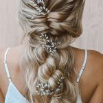 braided wedding hairstlye (https://www.pinterest.com/pin/459648705729074293/ )