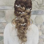 braided wedding hairstyle (https://www.pinterest.com/pin/786230047456094655/ )