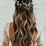 half up and long hair wedding hairstyle (https://www.pinterest.com/pin/1337074883272012/ )
