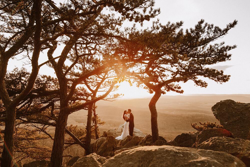 couple eloping on sugarloaf mountain in maryland