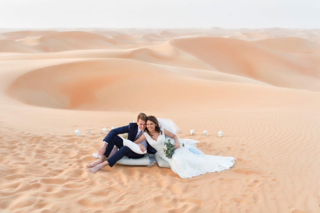 couple eloping in the desert in UAE