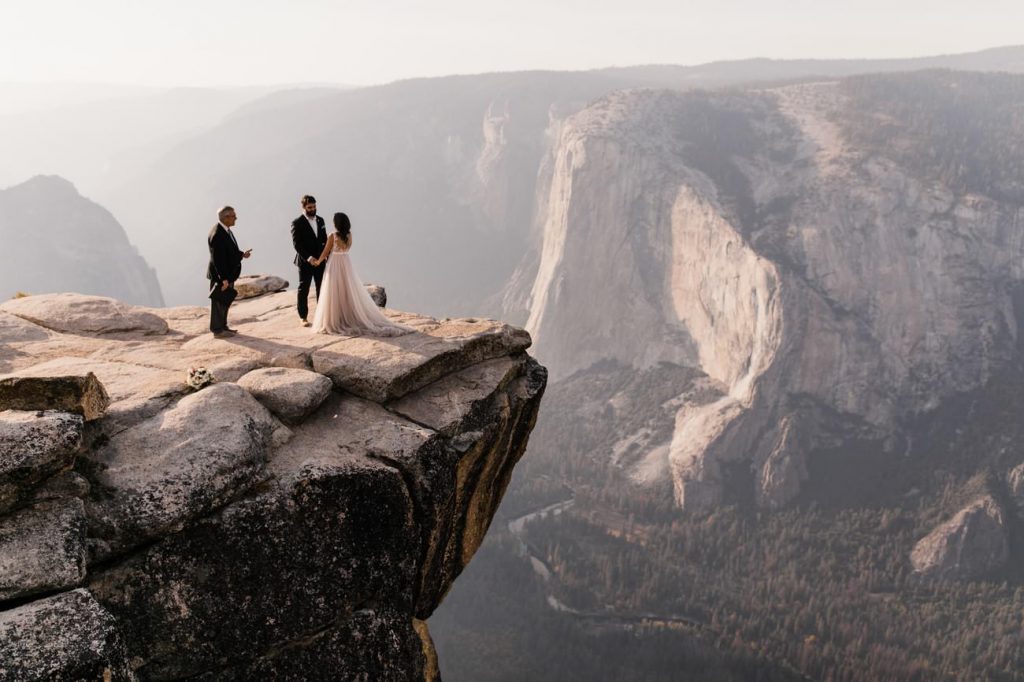 Wedding photos of couple in Yosemite National Park in California